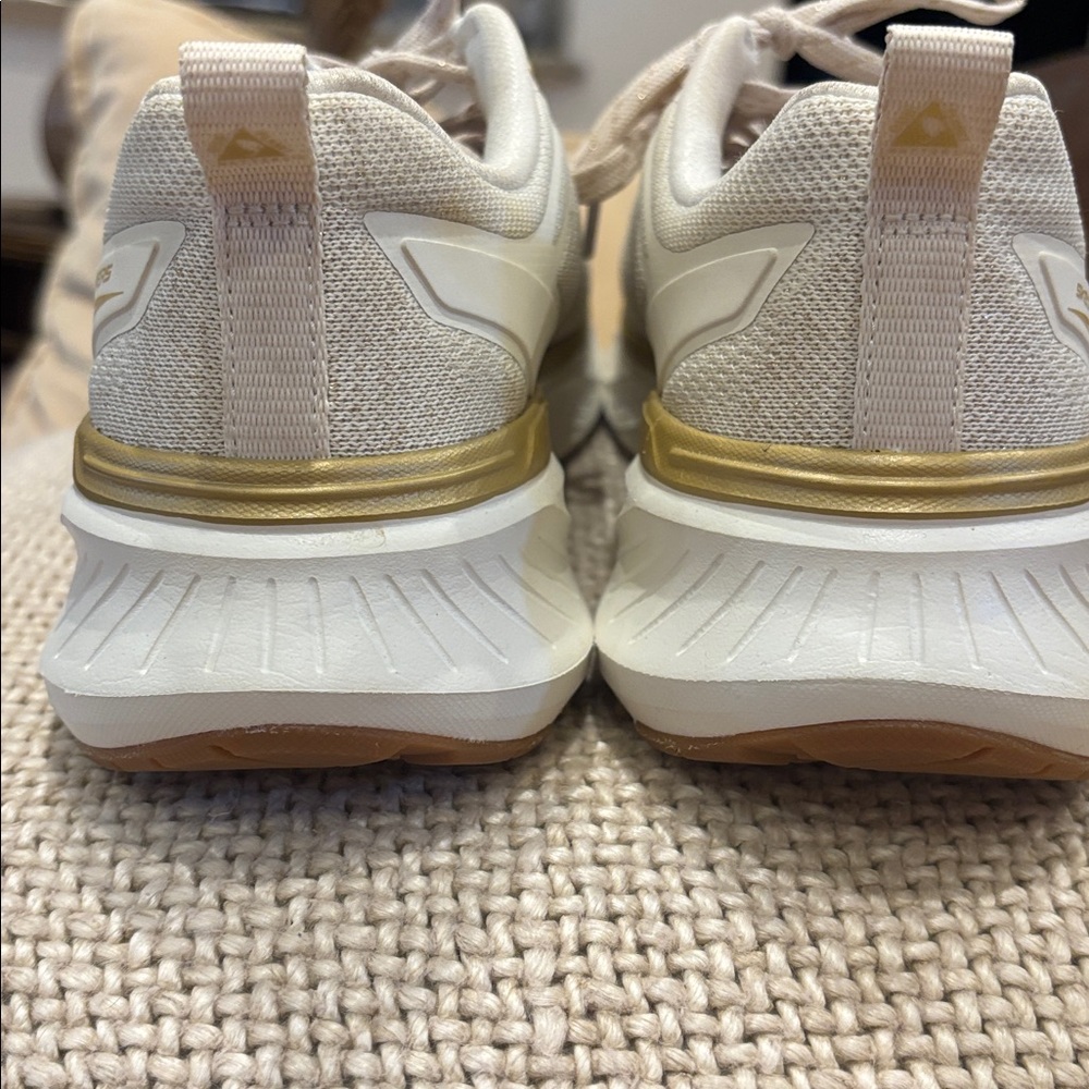 Skechers Cream and Gold Women's Sneakers Practically New!